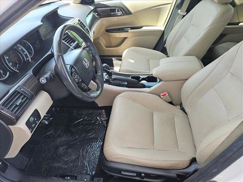 Used 2016 Honda Accord Touring image 24