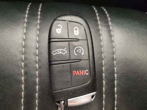 Used 2019 Chrysler 300 S AWD/4WD image 32