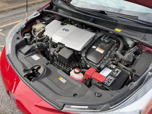 Used 2016 Toyota Prius Four Touring FWD image 29