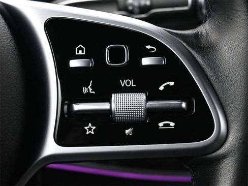 Used 2022 Mercedes-Benz GLE 350 4MATIC w/ Premium Package image 9