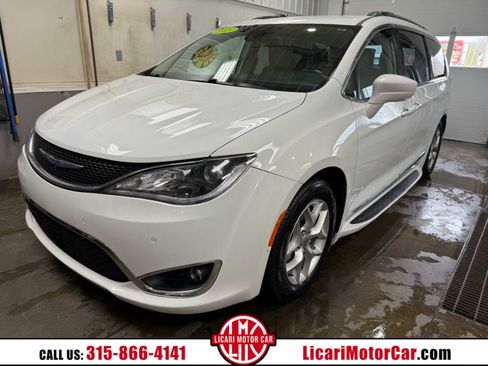 Used 2019 Chrysler Pacifica Touring-L Plus w/ Advanced Safetytec Group image 1