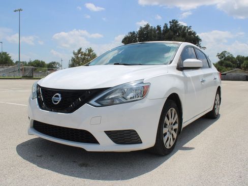 Used 2016 Nissan Sentra S FWD image 2
