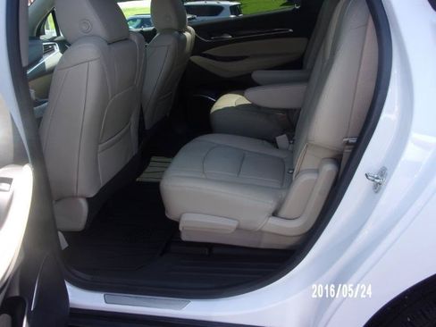 Used 2018 Buick Enclave Premium w/ Experience Buick Package AWD/4WD image 10