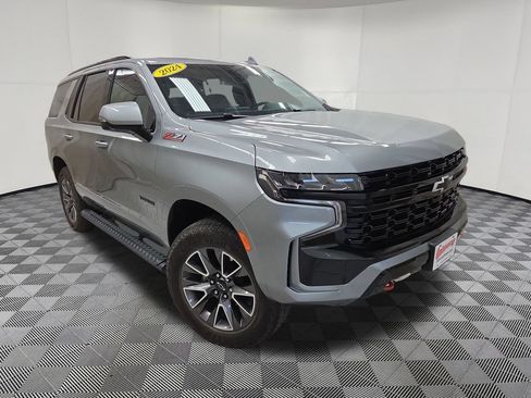 Used 2024 Chevrolet Tahoe Z71 w/ Luxury Package AWD/4WD image 3