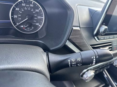 Used 2024 Nissan Altima 2.5 SV image 25