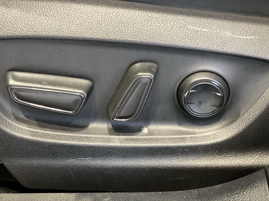 Used 2022 Toyota Prius Prime XLE FWD image 15