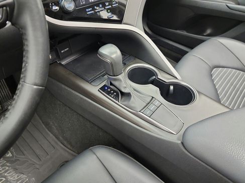 Used 2023 Toyota Camry SE w/ Convenience Package FWD image 11