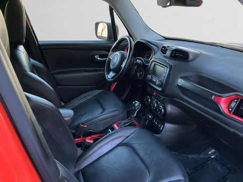 Used 2016 Jeep Renegade Trailhawk w/ Premium Trailhawk Package image 15