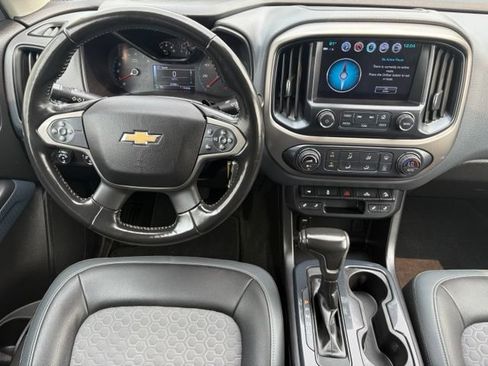 Used 2018 Chevrolet Colorado Z71 AWD/4WD image 3