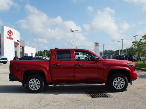 Used 2024 Toyota Tacoma SR AWD/4WD image 18