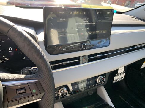 New 2025 Mitsubishi Outlander SEL image 14