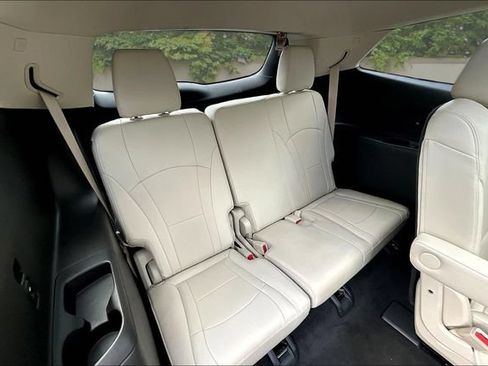 Used 2023 Buick Enclave Essence w/ Experience Buick Package FWD image 26