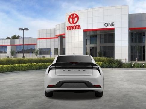 New 2026 Toyota Prius Plug-In Hybrid FWD image 11