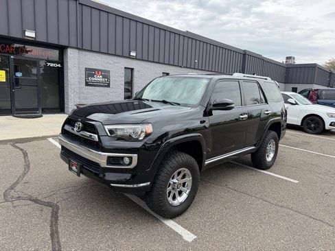 Used 2015 Toyota 4Runner Limited AWD/4WD image 2