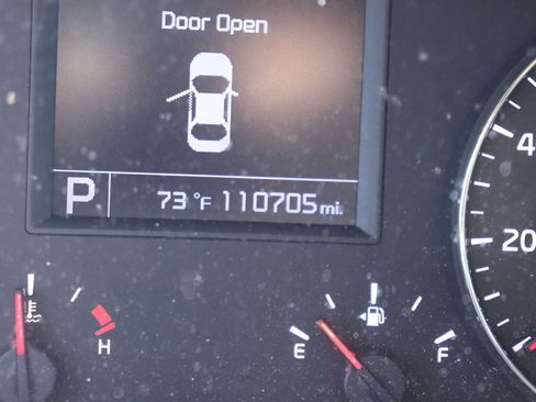 Used 2015 Kia Cadenza Premium FWD image 11