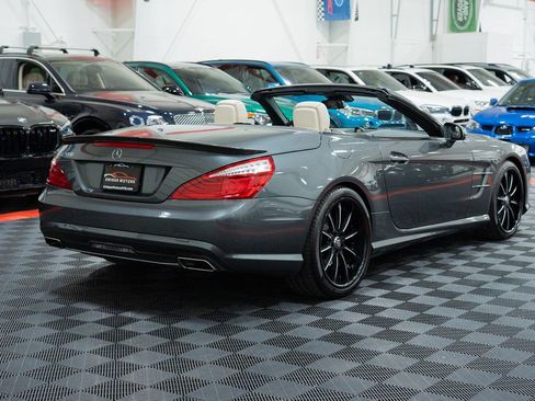 Used 2013 Mercedes-Benz SL 550 image 8