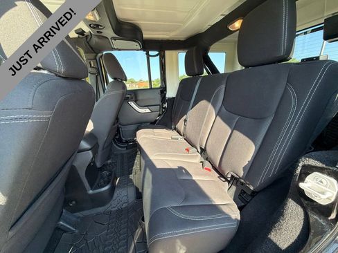 Used 2015 Jeep Wrangler Unlimited Sahara AWD/4WD image 13