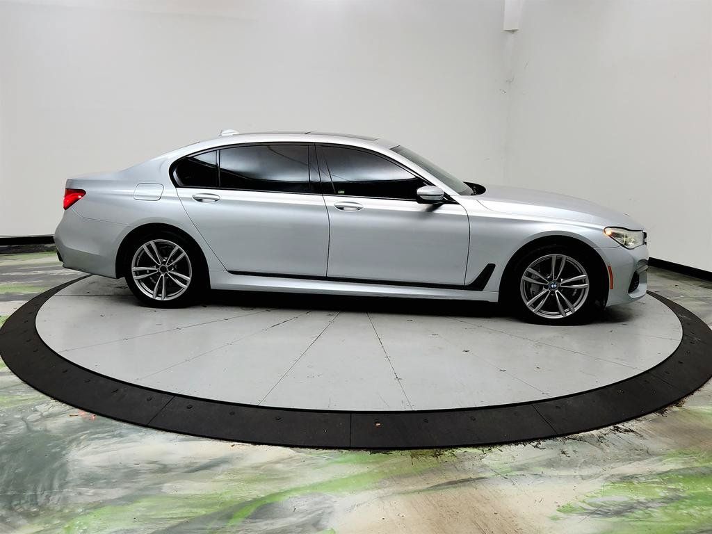 Used 2016 BMW 750i xDrive AWD/4WD image 4