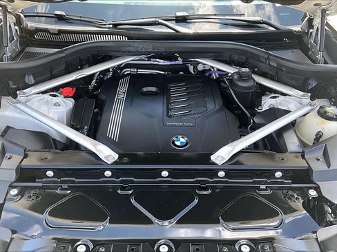 Used 2023 BMW X5 sDrive40i w/ M Sport Package RWD image 30