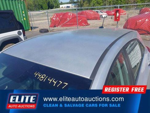 Used 2017 Hyundai Elantra GT image 23