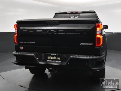 Used 2022 Chevrolet Silverado 1500 ZR2 w/ Technology Package AWD/4WD image 6