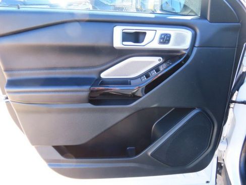 Used 2021 Ford Explorer Platinum w/ Equipment Group 601A image 24