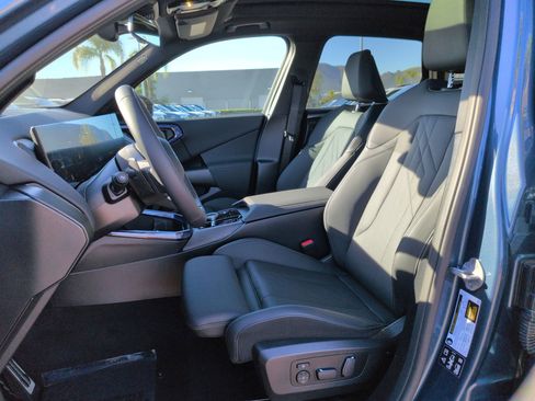 Used 2025 BMW X3 xDrive30i w/ Premium Package image 16