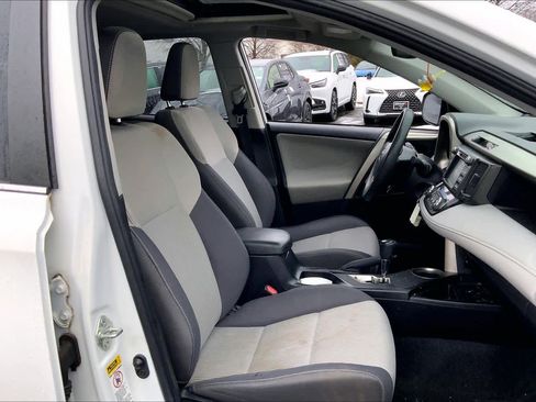 Used 2015 Toyota RAV4 XLE image 9