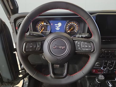 Used 2024 Jeep Wrangler Unlimited Rubicon image 14