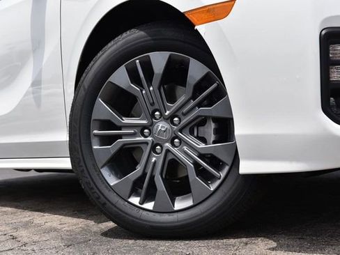 New 2026 Honda Odyssey Touring image 3