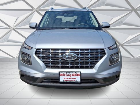 Used 2020 Hyundai Venue SEL image 3