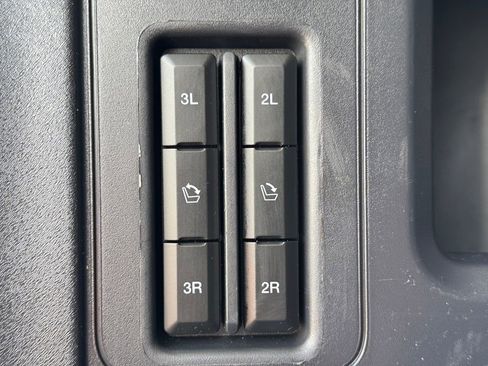 Used 2025 Ford Expedition Platinum AWD/4WD image 35