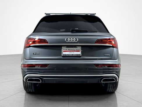 Used 2023 Audi Q5 2.0T Premium w/ Convenience Package image 4