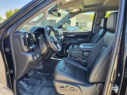 Used 2025 GMC Sierra 1500 SLT image 15