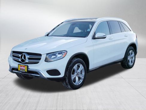 Used 2017 Mercedes-Benz GLC 300 4MATIC image 4