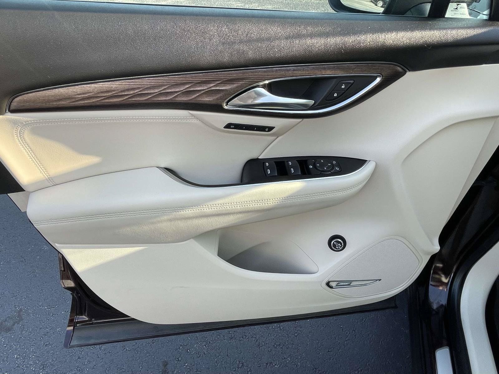 Certified 2021 Buick Envision Avenir w/ Technology Package II AWD/4WD image 19