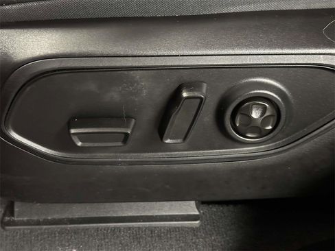 Used 2023 Jeep Grand Cherokee L Limited image 26