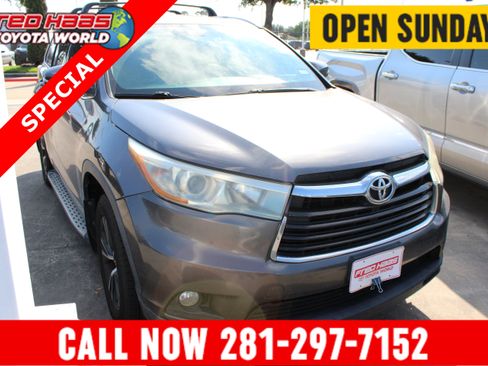 Used 2016 Toyota Highlander XLE AWD/4WD image 1