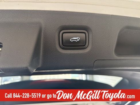 Used 2021 Hyundai Santa Fe Calligraphy image 9