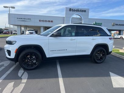 Used 2024 Jeep Grand Cherokee Altitude