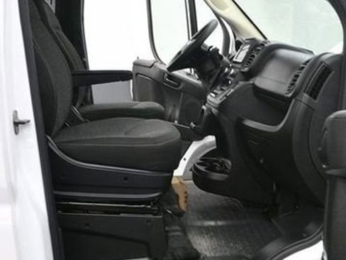Used 2025 RAM ProMaster 2500 w/ Convenience Group image 12
