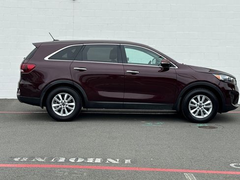 Used 2020 Kia Sorento LX FWD image 7