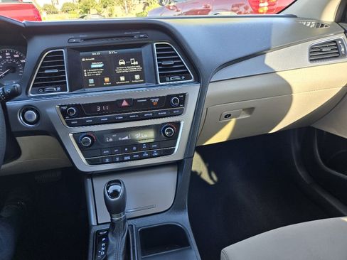 Used 2017 Hyundai Sonata SE image 23
