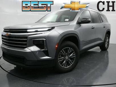 Used 2024 Chevrolet Traverse LT