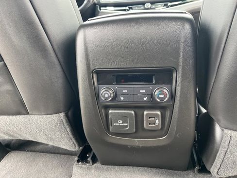 Used 2023 Buick Enclave Avenir image 21