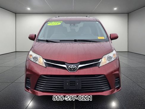 Used 2018 Toyota Sienna LE image 8