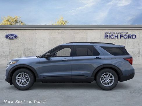 New 2026 Ford Explorer Active RWD image 3