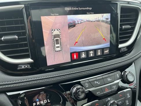 New 2026 Chrysler Pacifica Select image 20