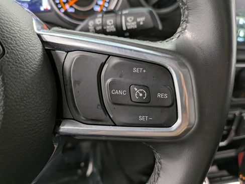 Used 2022 Jeep Wrangler Unlimited Sahara AWD/4WD image 18