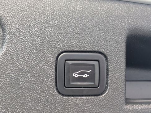 Used 2021 Chevrolet Equinox Premier image 13